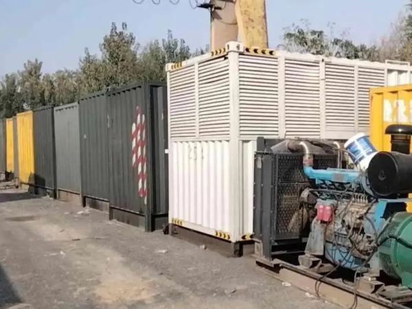 香洲200KW柴油发电机机组每小时油耗是多少？
